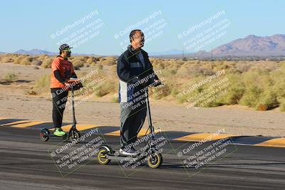 media/Dec-05-2024-Racers Edge (Thu) [[e102e0690b]]/1-Pits-Track Walk-Hawk/